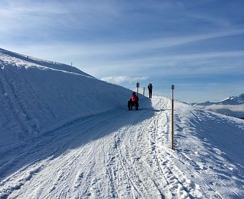 Rodeln_AschingerAlm_Kind_Abfahrt(c)alpenbaby(22)